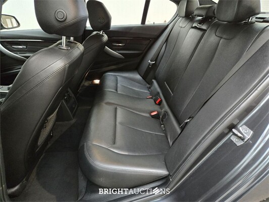 BMW 330e Centennial High Executive 272pk 2016 (Origineel-NL) 3-Serie, KX-220-P