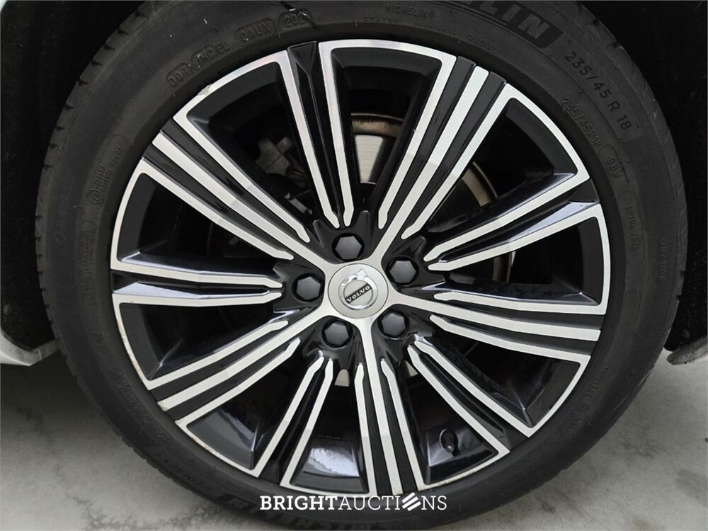 Volvo V60 T8 Twin Engine Inscription 2.0 AWD 392pk 2020, T-034-TZ