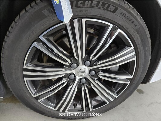 Volvo V60 T8 Twin Engine Inscription 2.0 AWD 392pk 2020, T-034-TZ