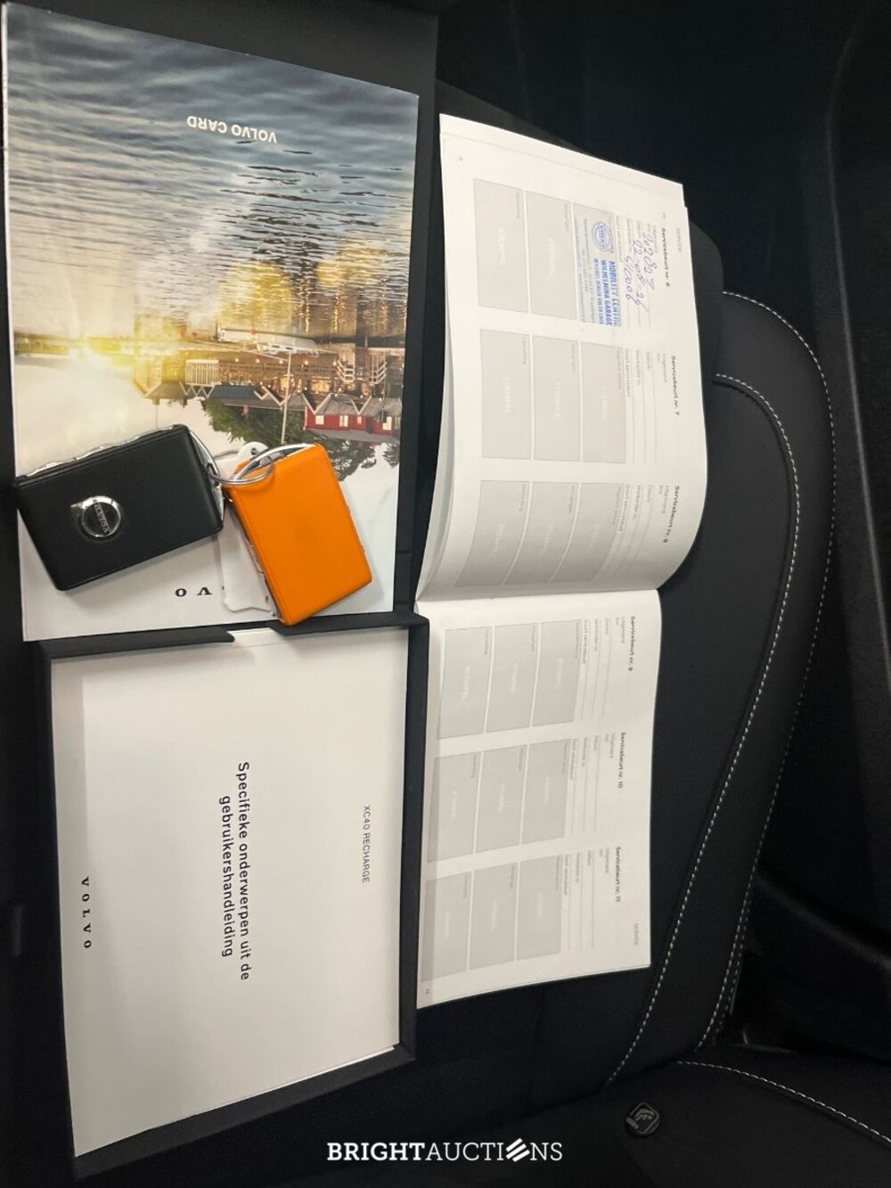 Volvo XC40 Recharge Plus 70 kWh 232pk 2023 (Origineel-NL), S-106-XG