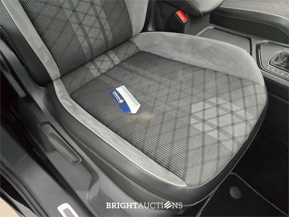 Volkswagen Tiguan eHybrid R-Line Business 1.4 TSI 265pk 2021, X-096-TJ