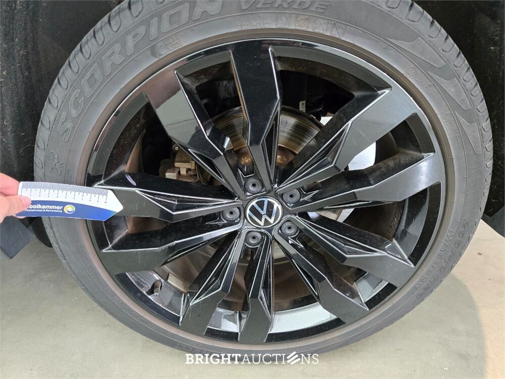 Volkswagen Tiguan eHybrid R-Line Business 1.4 TSI 265pk 2021, X-096-TJ