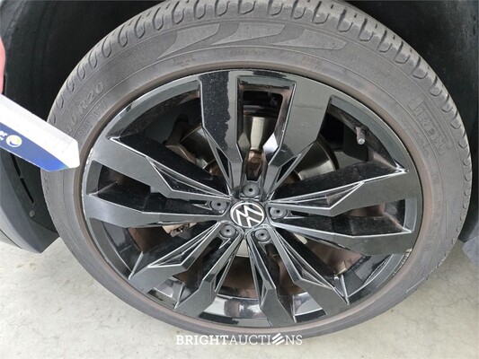 Volkswagen Tiguan eHybrid R-Line Business 1.4 TSI 265pk 2021, X-096-TJ