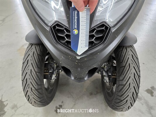 Piaggio Scooter 300 MP3 HPE 26pk 2023, T-785-KS
