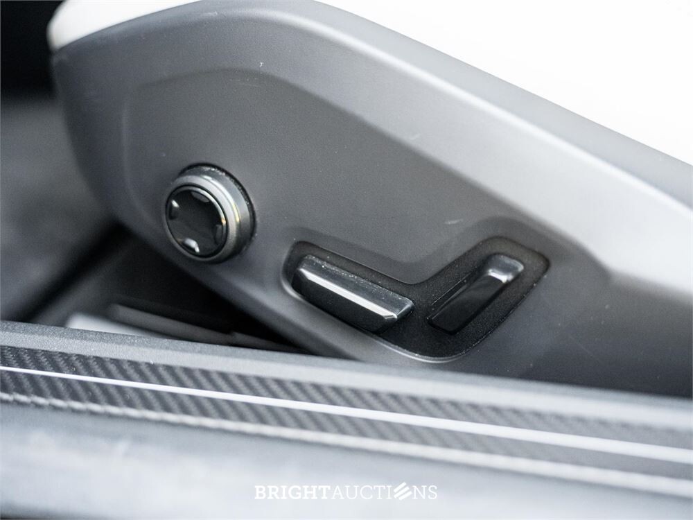 Polestar 1 2.0 T8R (1 van 1500) Carbon Plug-In Hybrid 609pk 2022
