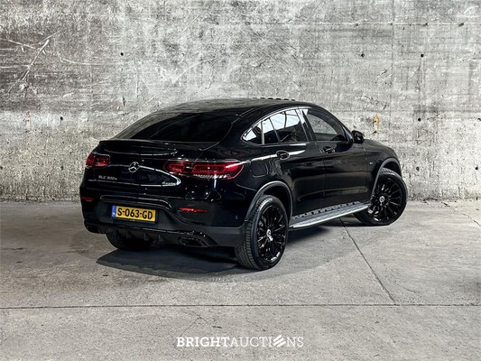Mercedes-Benz GLC300e 4M Business Solution AMG GLC-klasse Coupé 320pk 2021, S-063-GD