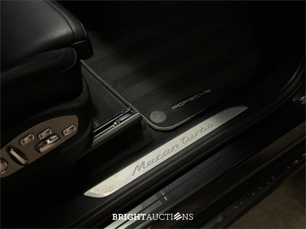 Porsche Macan Turbo 2.9 V6 441pk 2020, J-177-TT