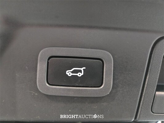 Land Rover Range Rover Velar P300 Turbo R-Dynamic SE 2.0 AWD 301pk 2019, R-030-NF