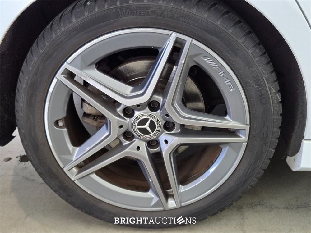 Mercedes-Benz A200 Business Solution AMG 163pk 2019 (Origineel-NL) A-klasse, XJ-315-N