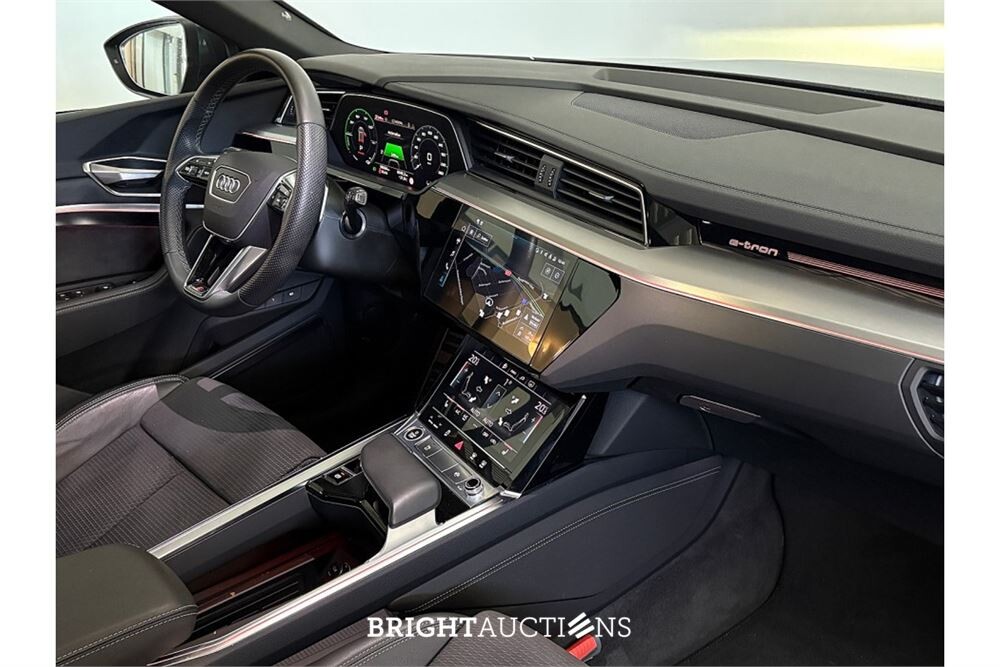 Audi Q8 55 S Edition Competition Quattro 115 kWh 2024 (Origineel-NL), Z-182-HF