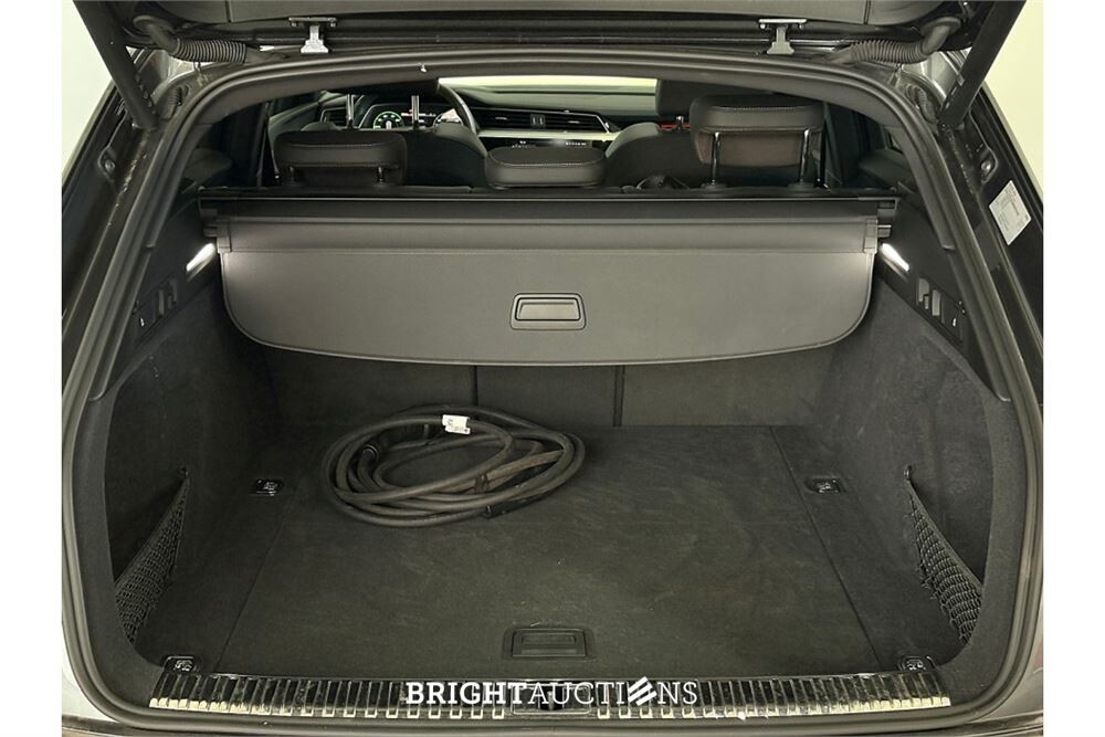 Audi Q8 55 S Edition Competition Quattro 115 kWh 2024 (Origineel-NL), Z-182-HF