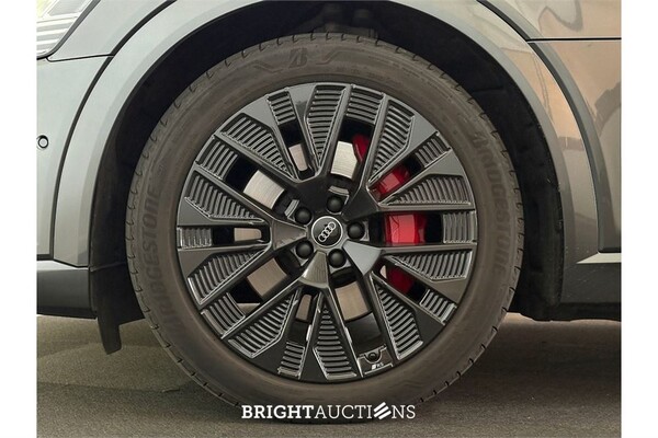 Audi Q8 55 S Edition Competition Quattro 115 kWh 2024 (Origineel-NL), Z-182-HF