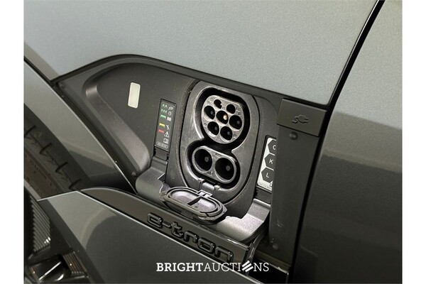 Audi Q8 55 S Edition Competition Quattro 115 kWh 2024 (Origineel-NL), Z-182-HF