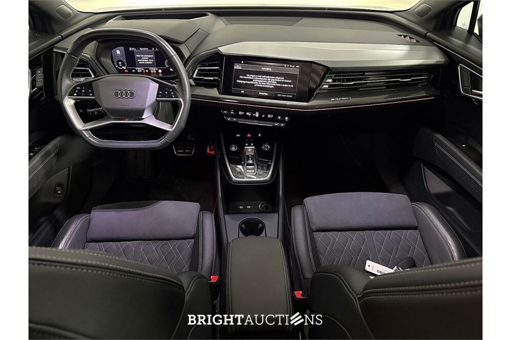 Audi Q4 50 S edition Quattro 77 kWh 2021 (Origineel-NL), N-596-SR