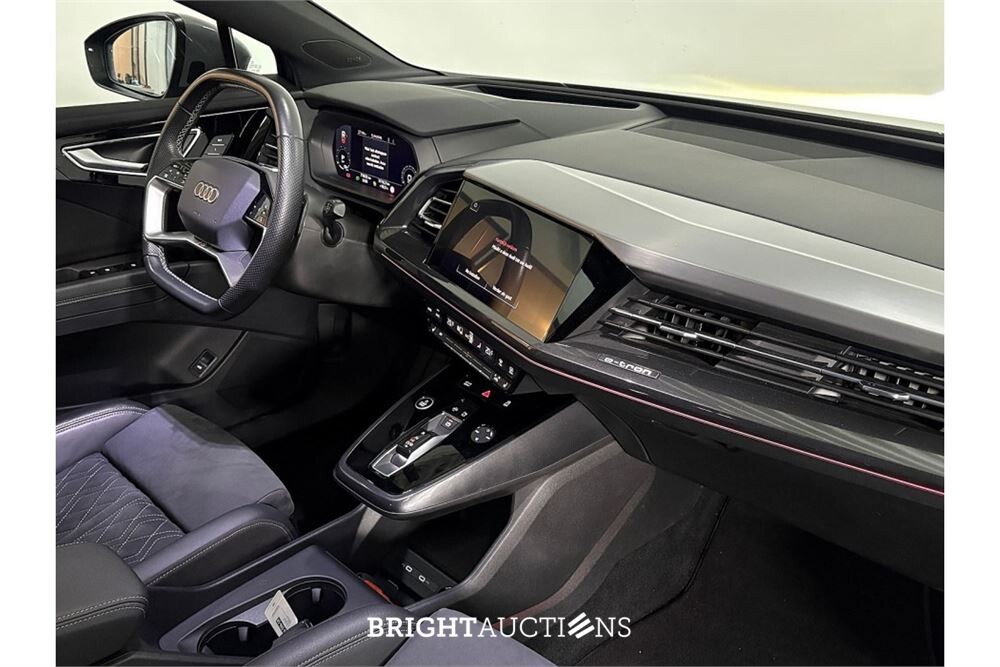 Audi Q4 50 S edition Quattro 77 kWh 2021 (Origineel-NL), N-596-SR