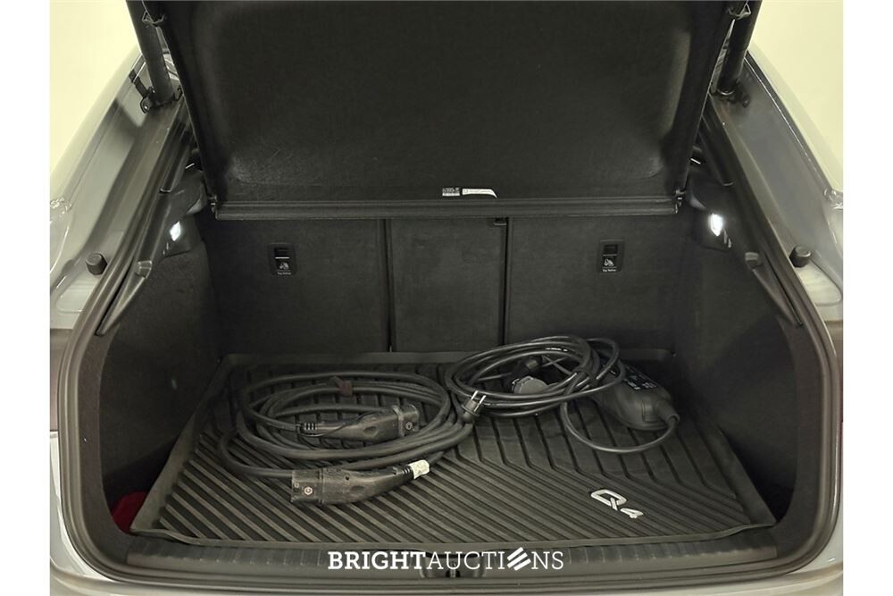 Audi Q4 50 S edition Quattro 77 kWh 2021 (Origineel-NL), N-596-SR
