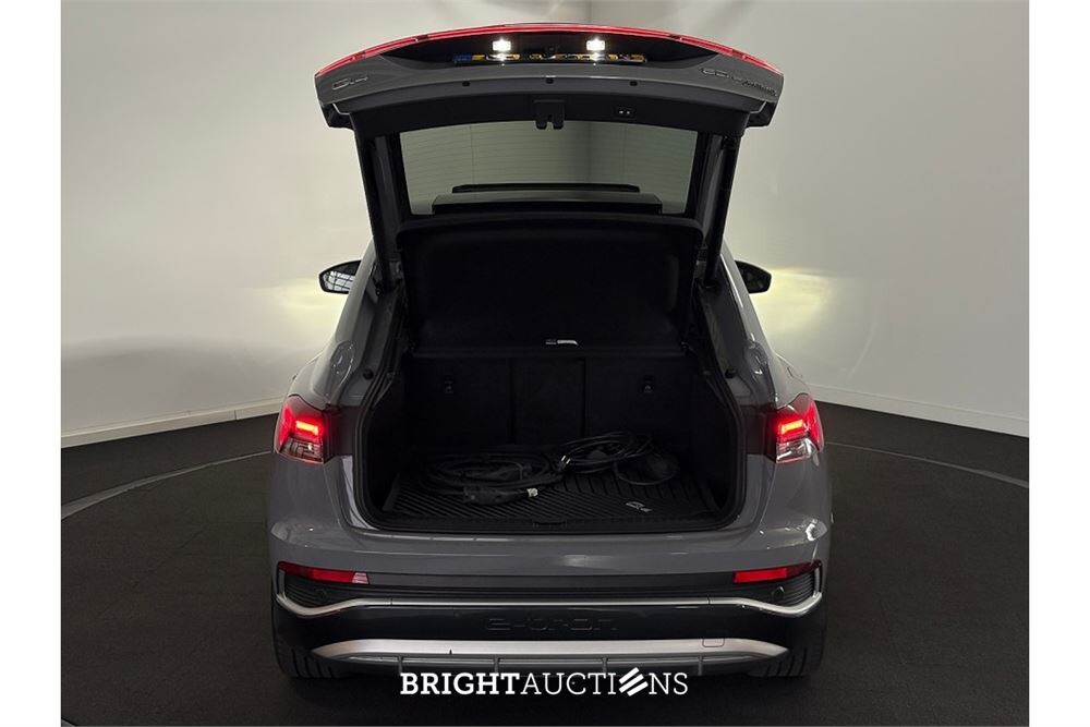 Audi Q4 50 S edition Quattro 77 kWh 2021 (Origineel-NL), N-596-SR