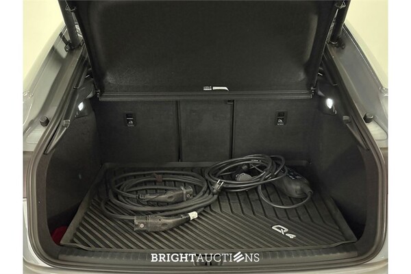 Audi Q4 50 S edition Quattro 77 kWh 2021 (Origineel-NL), N-596-SR