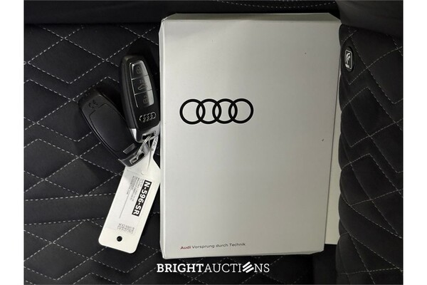 Audi Q4 50 S edition Quattro 77 kWh 2021 (Origineel-NL), N-596-SR