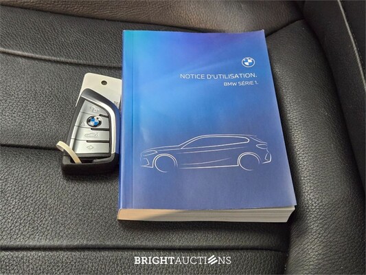 BMW 118i 1-serie High Executive 136pk 2022 1-Serie, Z-968-PB