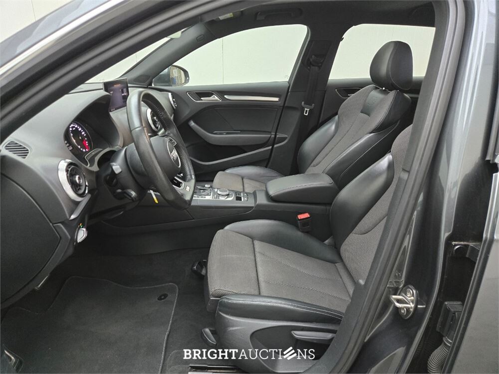 Audi A3 Sportback 35 CoD Sport S-Line Edition TFSI 150pk 2019 (Origineel-NL), ZL-686-Z