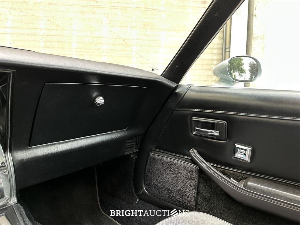 Chevrolet Corvette 5,7 V8 Cabrio, zweifarbig, L-82 ANNIVERSARY EDITION 1 YZ 87, 194 pk, Baujahr 1978, 15-XXL-9