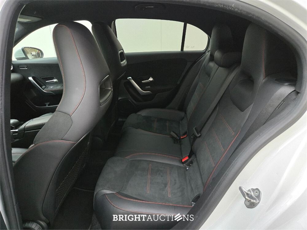 Mercedes-Benz A180 Business Solution AMG 136pk 2020 (Origineel-NL) A-klasse, H-689-PN