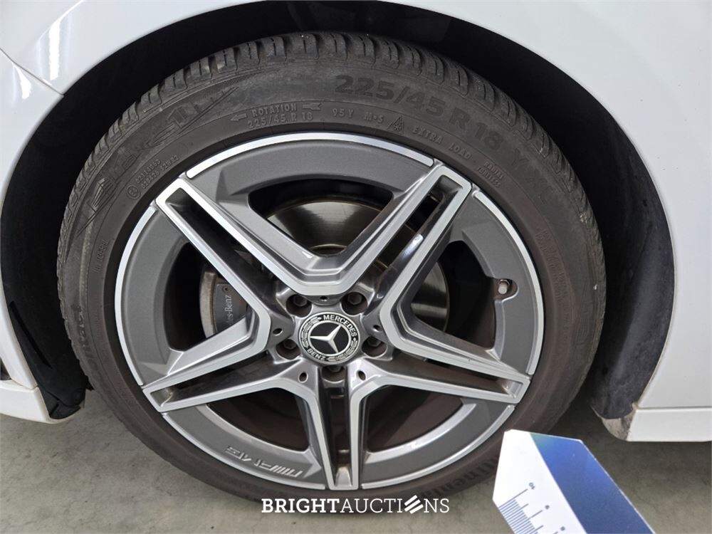 Mercedes-Benz A180 Business Solution AMG 136pk 2020 (Origineel-NL) A-klasse, H-689-PN