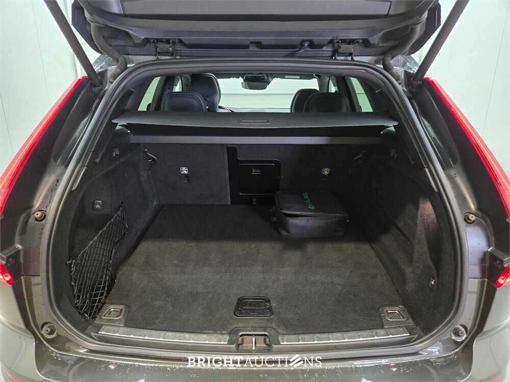 Volvo XC60 Recharge T6 R-Design 2.0 AWD 341pk 2021, GLS-72-H