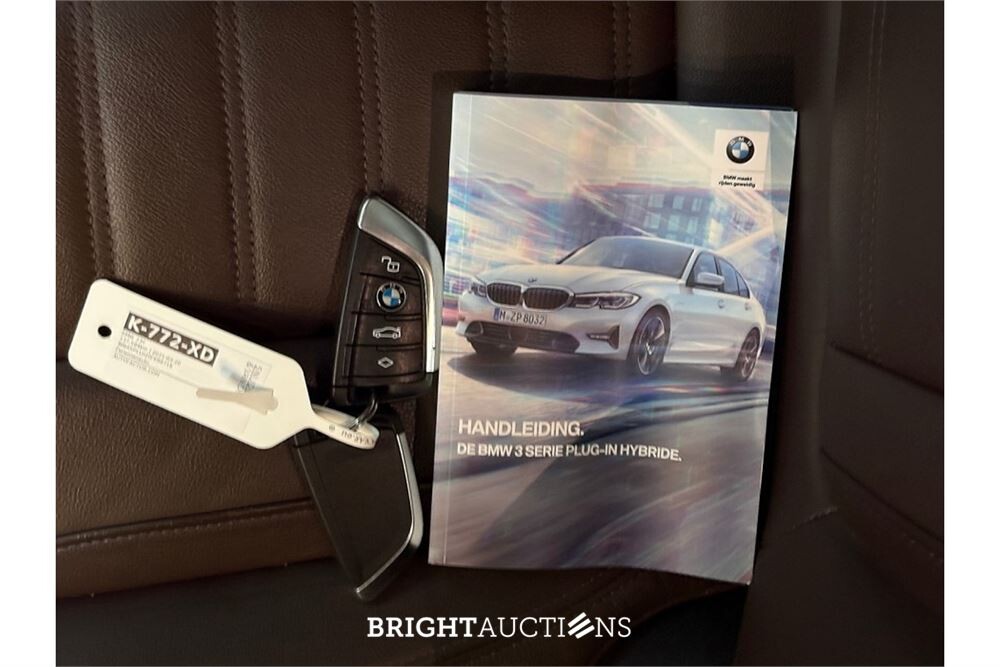 BMW 330e Sedan 296pk 2021 (Origineel-NL) 3-Serie, K-772-XD