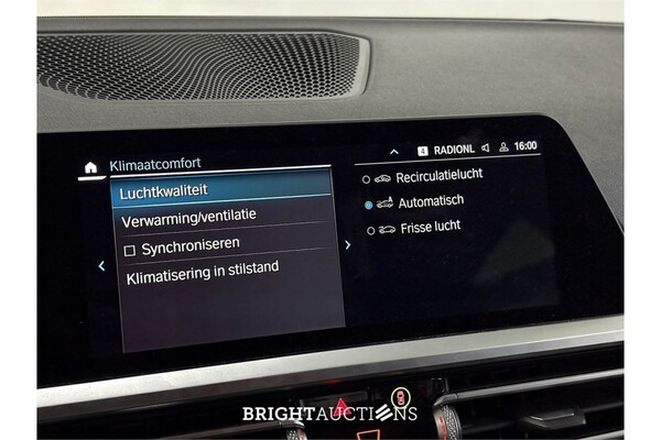 BMW 330e Sedan 296pk 2021 (Origineel-NL) 3-Serie, K-772-XD