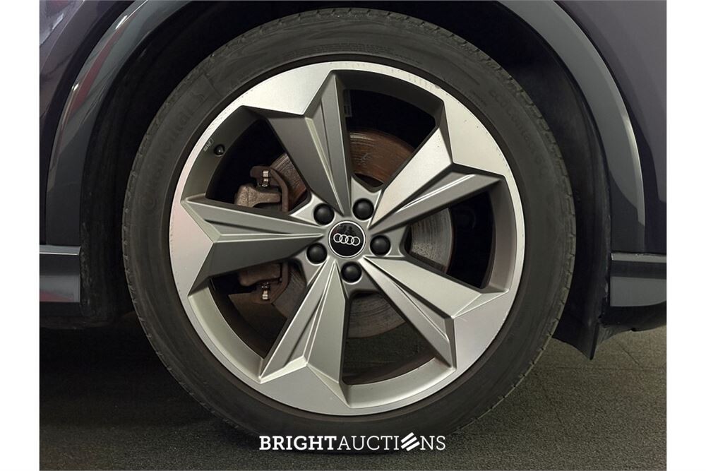 Audi Q4 40 Launch edition S Competition 77 kWh 2021, P-901-KJ