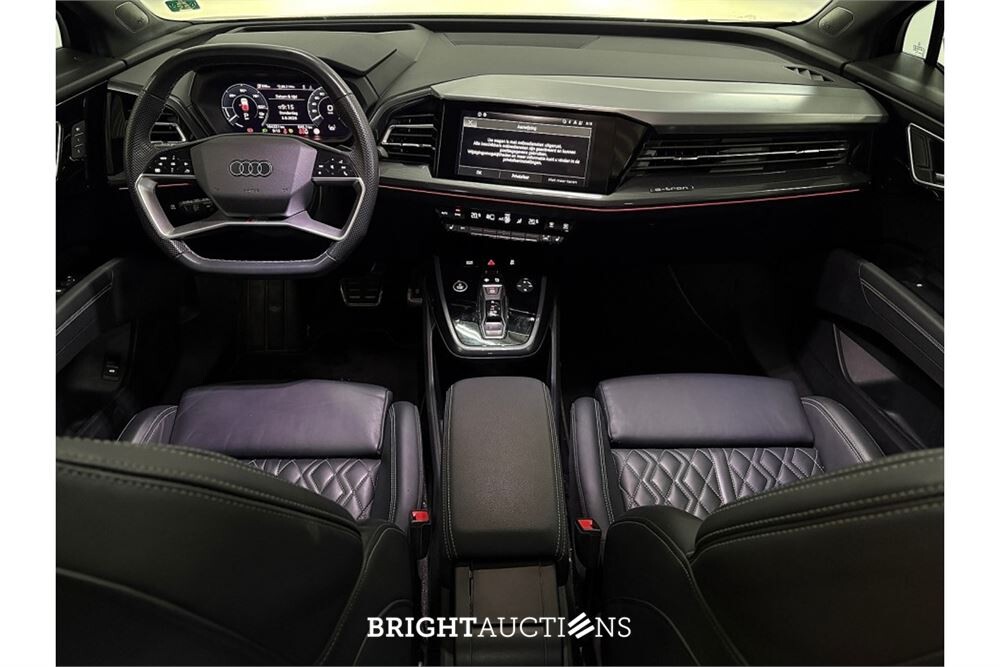 Audi Q4 40 Launch edition S Competition 77 kWh 2021, P-901-KJ