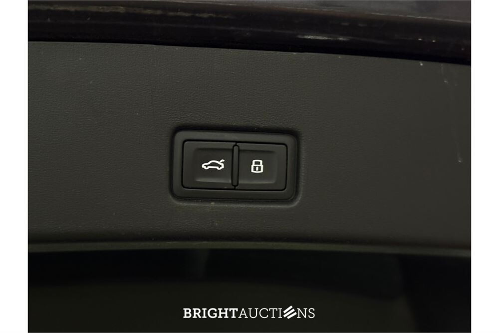Audi Q4 40 Launch edition S Competition 77 kWh 2021, P-901-KJ