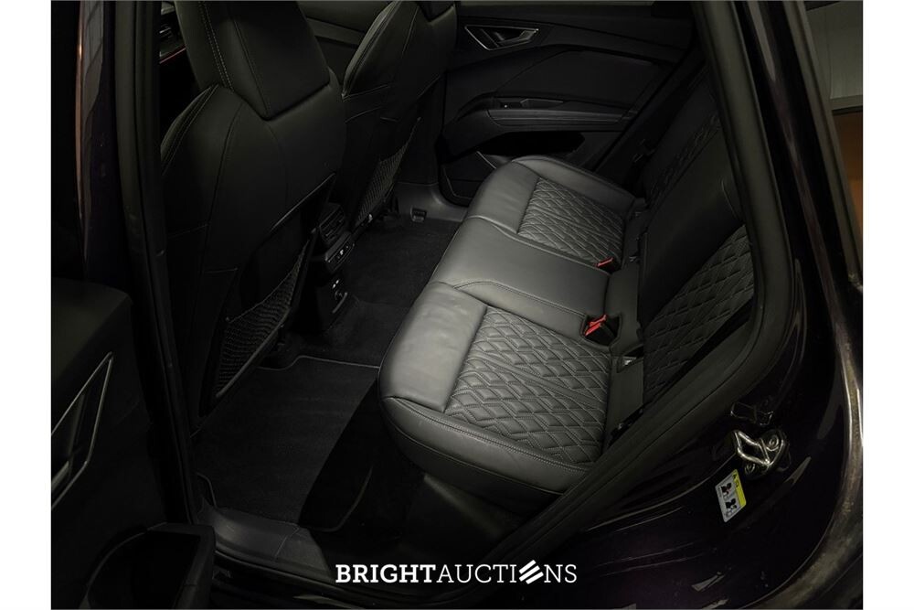 Audi Q4 40 Launch edition S Competition 77 kWh 2021, P-901-KJ