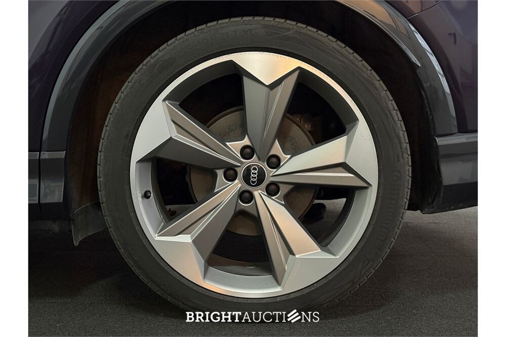 Audi Q4 40 Launch edition S Competition 77 kWh 2021, P-901-KJ