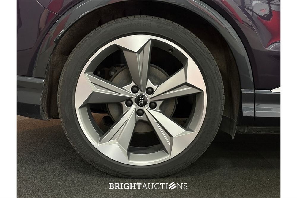 Audi Q4 40 Launch edition S Competition 77 kWh 2021, P-901-KJ