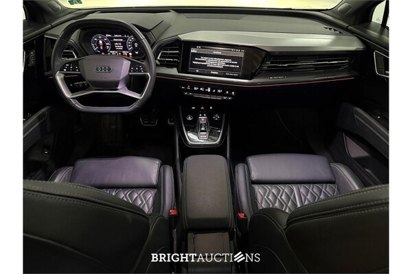 Audi Q4 40 Launch edition S Competition 77 kWh 2021, P-901-KJ