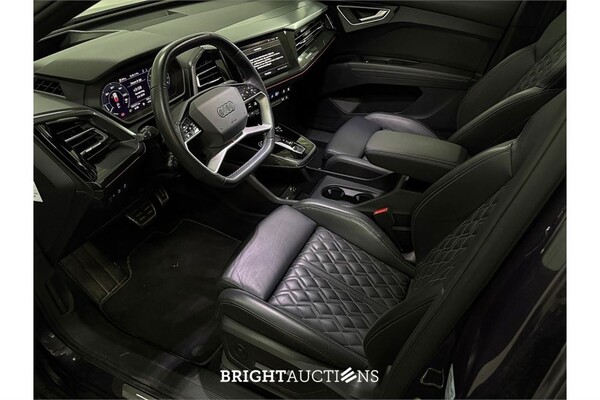Audi Q4 40 Launch edition S Competition 77 kWh 2021, P-901-KJ