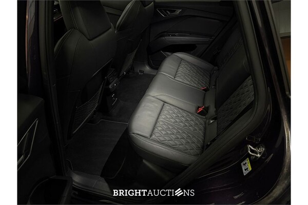 Audi Q4 40 Launch edition S Competition 77 kWh 2021, P-901-KJ