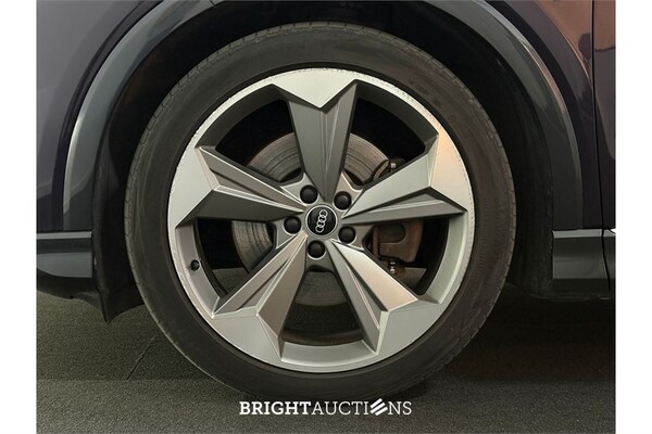 Audi Q4 40 Launch edition S Competition 77 kWh 2021, P-901-KJ
