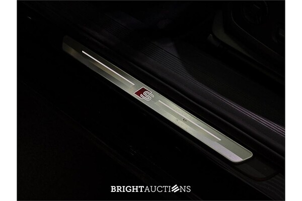 Audi Q4 40 Launch edition S Competition 77 kWh 2021, P-901-KJ