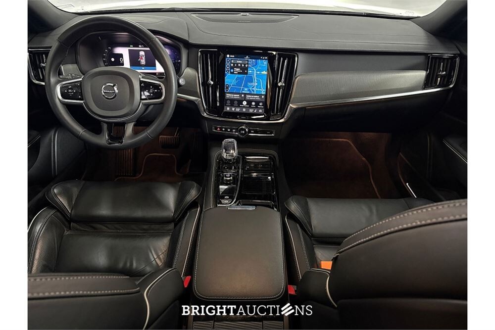 Volvo V90 T8 Plug-in Hybrid Ultimate Bright 2.0 AWD 455pk 2022 (Origineel-NL), R-890-BF
