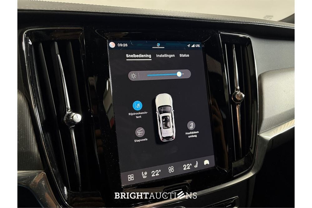 Volvo V90 T8 Plug-in Hybrid Ultimate Bright 2.0 AWD 455pk 2022 (Origineel-NL), R-890-BF
