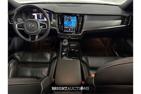 Volvo V90 T8 Plug-in Hybrid Ultimate Bright 2.0 AWD 455pk 2022 (Origineel-NL), R-890-BF