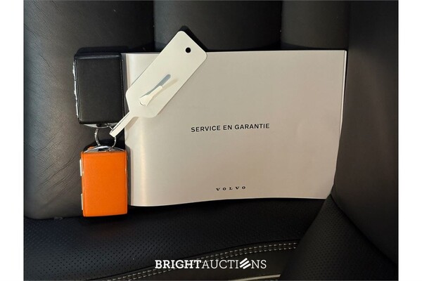 Volvo V90 T8 Plug-in Hybrid Ultimate Bright 2.0 AWD 455pk 2022 (Origineel-NL), R-890-BF