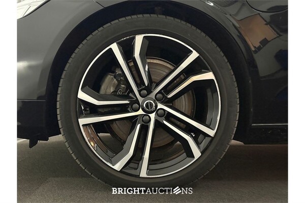 Volvo V90 T8 Plug-in Hybrid Ultimate Bright 2.0 AWD 455pk 2022 (Origineel-NL), R-890-BF