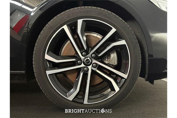 Volvo V90 T8 Plug-in Hybrid Ultimate Bright 2.0 AWD 455pk 2022 (Origineel-NL), R-890-BF