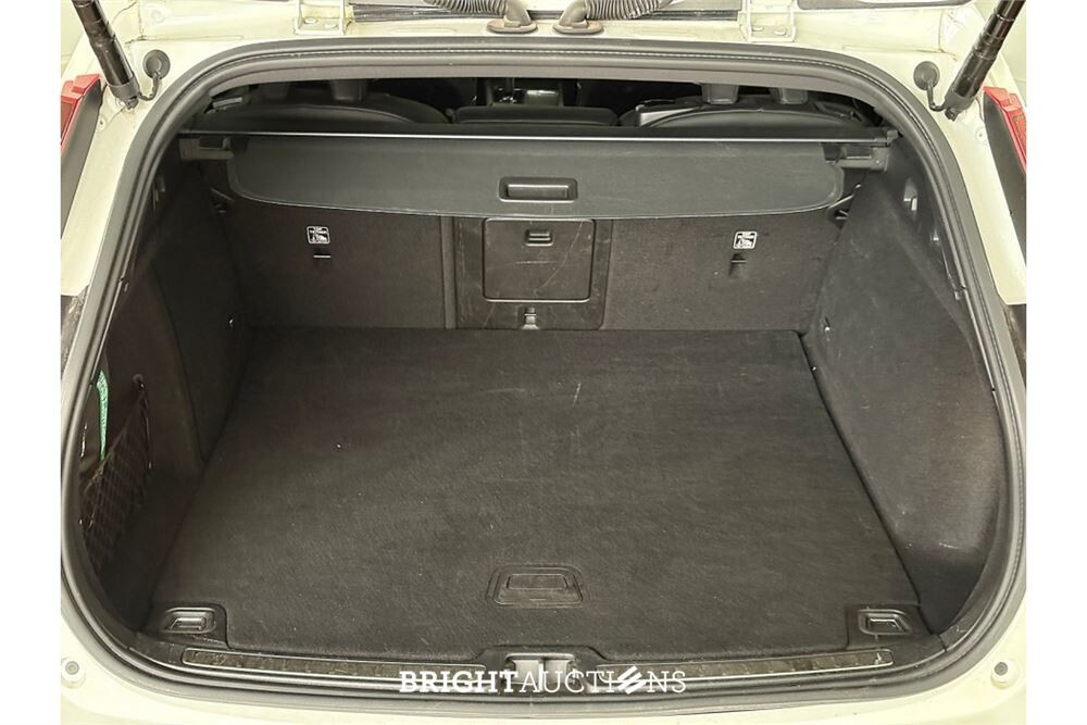 Volvo V60 B3 R-Design 2.0 163pk 2020 (Origineel-NL), J-797-TN