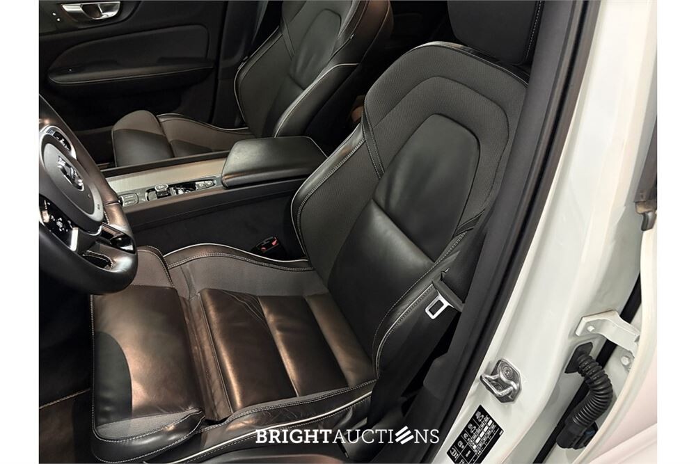 Volvo V60 B3 R-Design 2.0 163pk 2020 (Origineel-NL), J-797-TN
